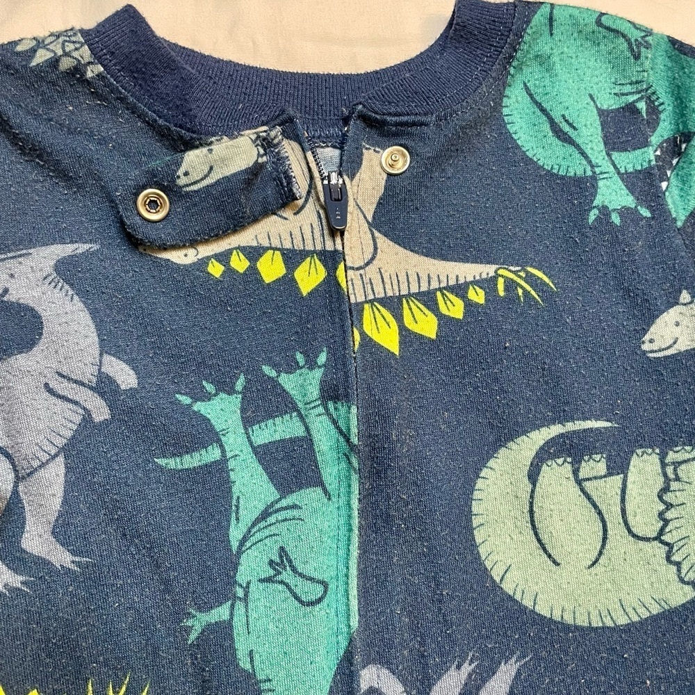 Just One You 18m PRELOVED Dinosaur Footie Pajamas some pilling through out body - Picture 5 of 14